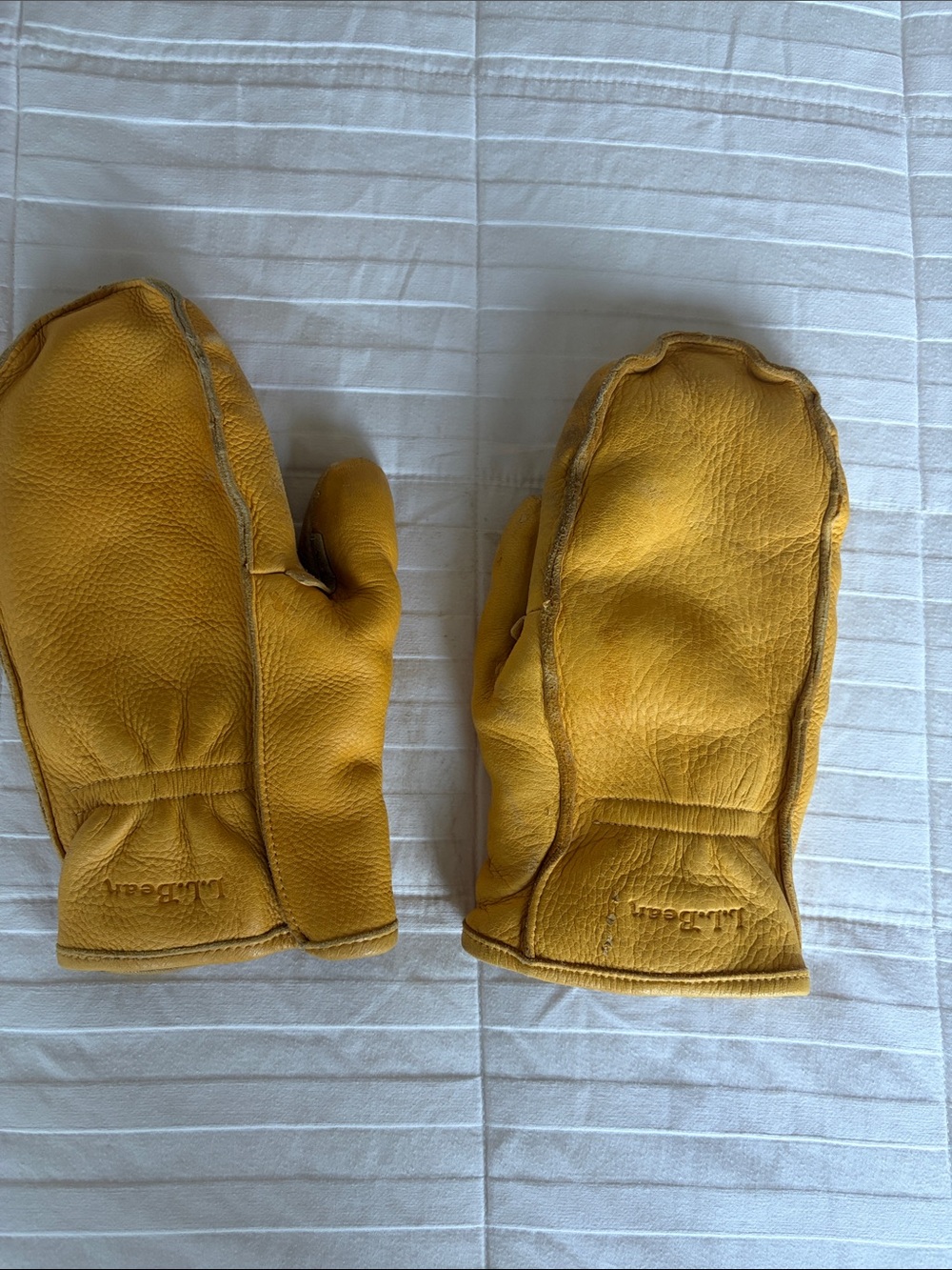 LL Bean Deerskin Yellow Leather Mittens - Classic Workwear Style with liners